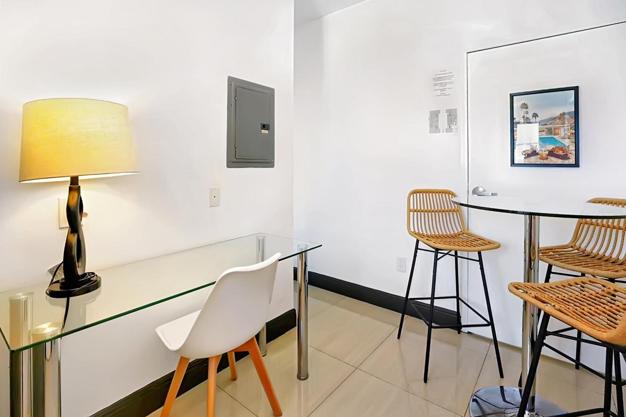 Miami Beach Apartment With Private Patio Free Parking Family Friendly No Pet Fee エクステリア 写真