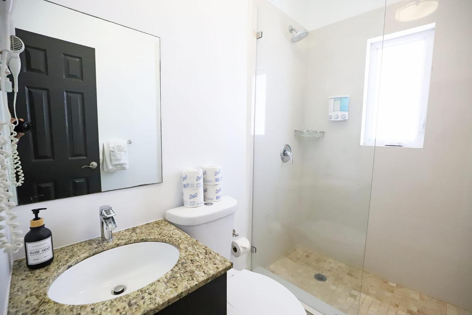 Miami Beach Apartment With Private Patio Free Parking Family Friendly No Pet Fee エクステリア 写真